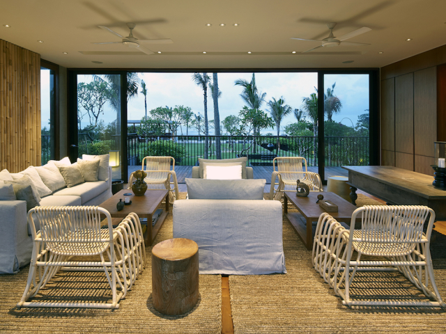 Arnalaya Beach House – Living room